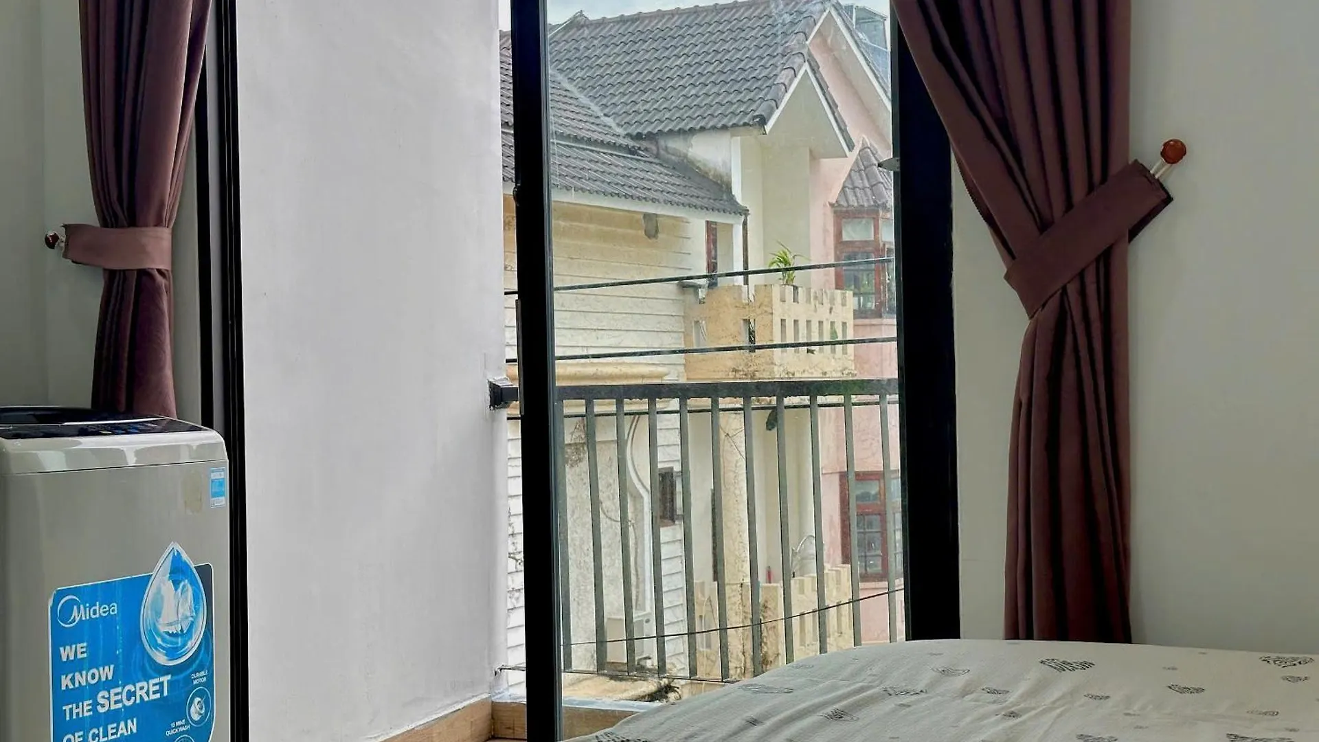 Corgi House Beachstay Danang