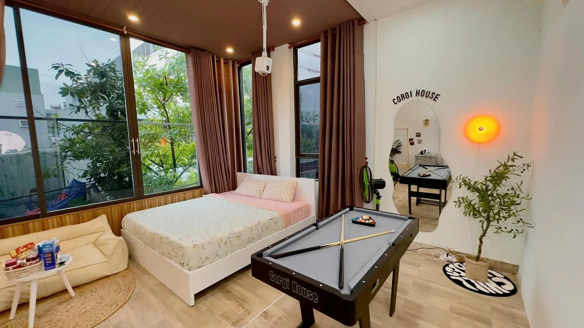 Corgi House Beachstay Danang 0*, Da Nang
