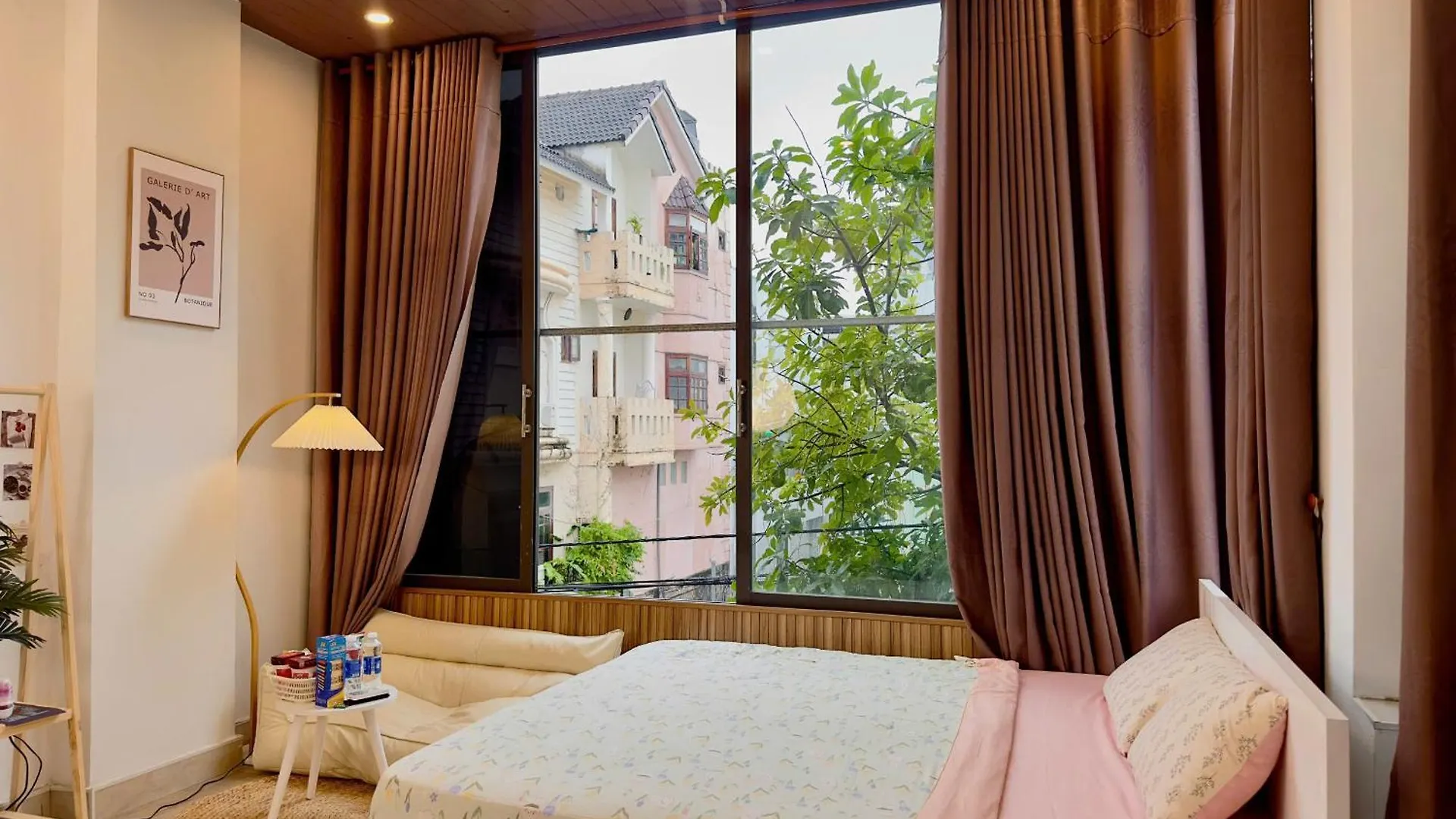 Corgi House Beachstay Danang 0*, Da Nang
