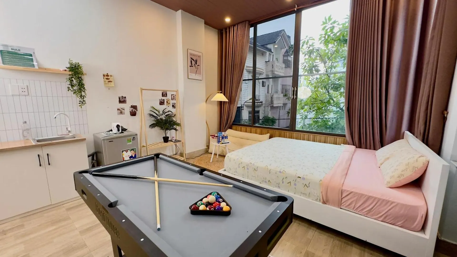 Corgi House Beachstay Danang